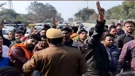 CAA Supporters Reach Shaheen Bagh, Raise Slogans Against Protesters - video Dailymotion