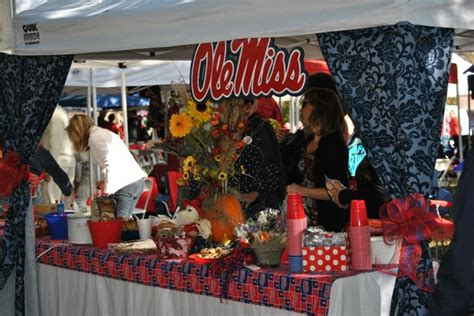 The Grove Gal: Ole Miss Tailgating 101: The Tent