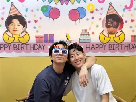 Gong Yoo and Son Heung Min celebrated birthday together? Cute duo shot - KBIZoom