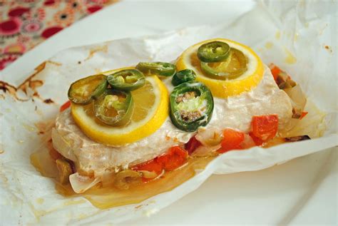 Fish Veracruz en Papillote - The Cake Chica