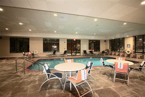 Days Inn by Wyndham Pool: Pictures & Reviews - Tripadvisor