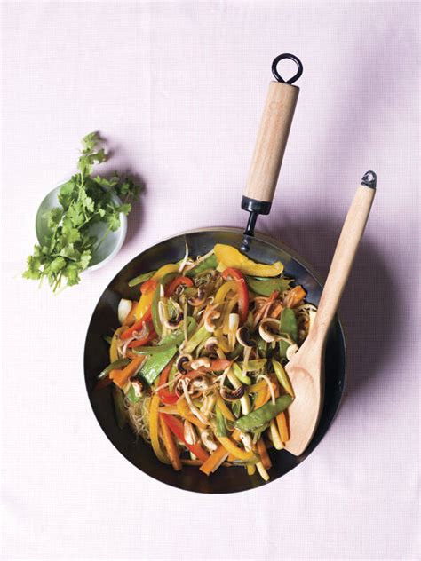 Vegetarische wok met cashewnoten | Spar Colruyt Group