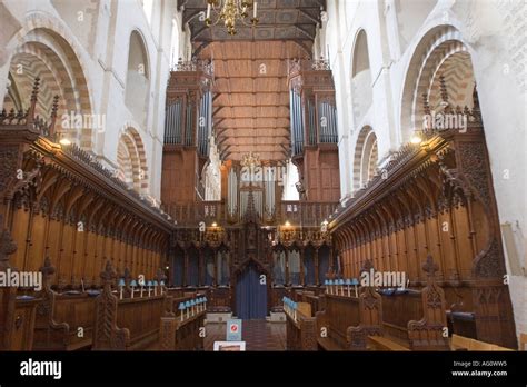 Interior of St Albans Cathedral, St Albans, Hertfordshire GB UK Stock Photo - Alamy