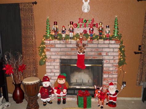 MY christmas chimney décor!!!! Love christmassssssss!!!!!!!!!!!!! (With images) | Chimney decor ...