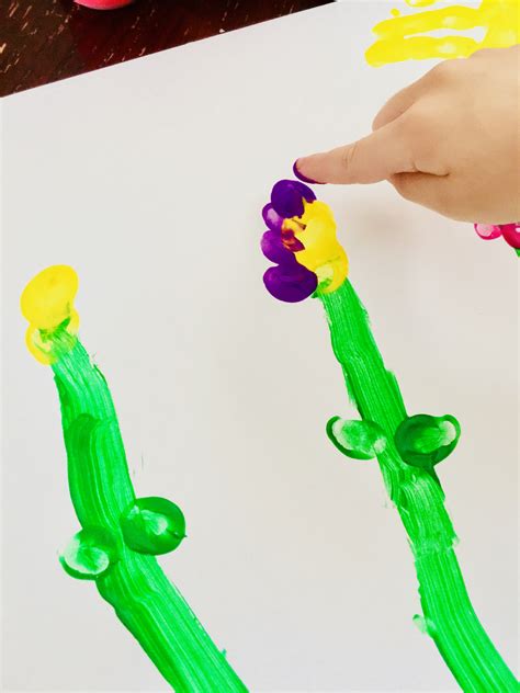 Flower Finger Painting For Toddlers! - Keep Calm And Mommy On