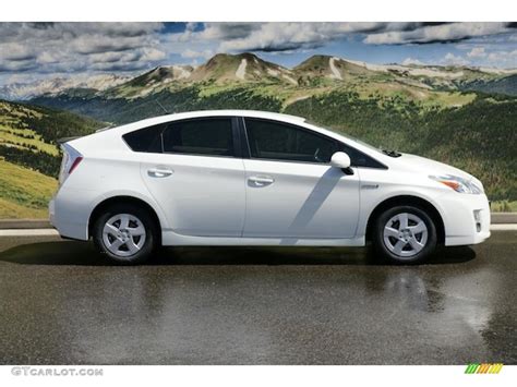 2011 Blizzard White Pearl Toyota Prius Hybrid IV #47905588 Photo #2 ...