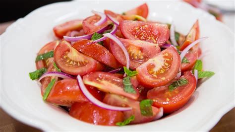 Lidia Bastianich's Tomato and Mint Salad - TODAY.com