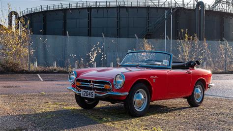 Honda S800 review (1967) | CAR Magazine