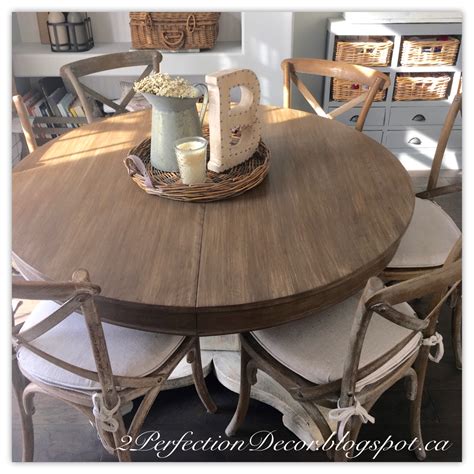 2Perfection Decor: Round Kitchen Table Makeover