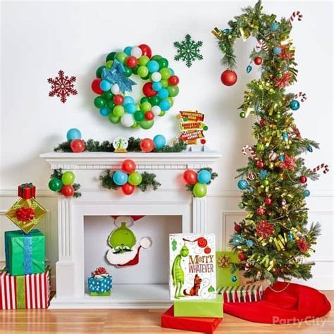 20 Grinch Christmas Decor Ideas » Lady Decluttered