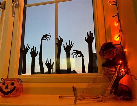 20 halloween window decoration ideas for spooky season 2023 – Artofit