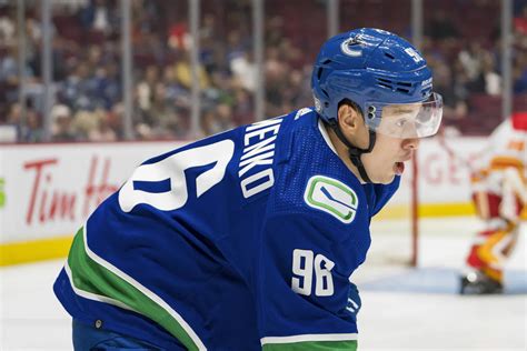 Report: Canucks have “positive first meeting” with Andrei Kuzmenko’s ...