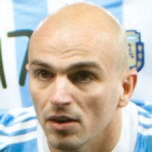 Esteban Cambiasso - Age, Family, Bio | Famous Birthdays