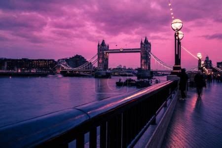 London skyline during pink sunset | London skyline, London photos, Pink sunset