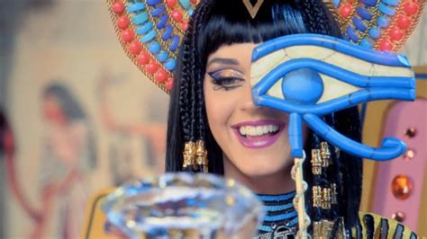 Katy Perry’s “Dark Horse”: Watch The Colorful, Egyptian-Themed Music ...