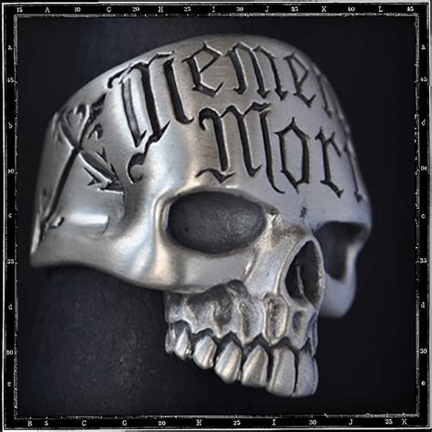 Memento Mori Skull Silver Ring - Crazy Pig Designs