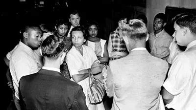 Diane Nash (center) a leader of the student nonviolent coordinating ...