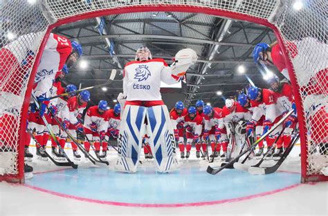 IIHF - History! Czechs beat Canada in semis