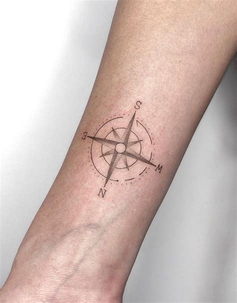 20+ Unique Compass Rose Tattoo Ideas