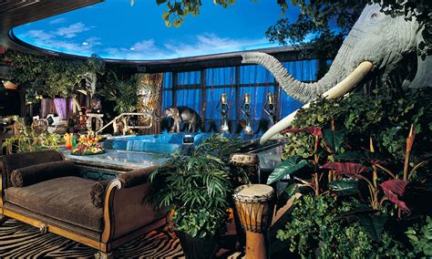 Peppermill Tower Safari Adventure Super Suite | Peppermill Resort Hotel, Reno | Resort interior ...