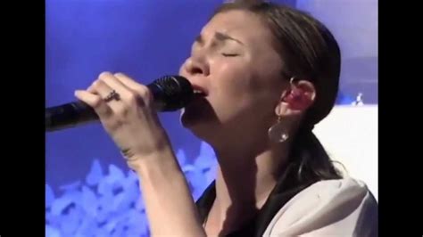 Kim Walker-Smith - I Exalt Thee Chords - Chordify