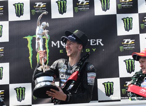 Ian Hutchinson wins Supersport 2 to equal Hailwood - iomtt.com: The World's #1 TT Website