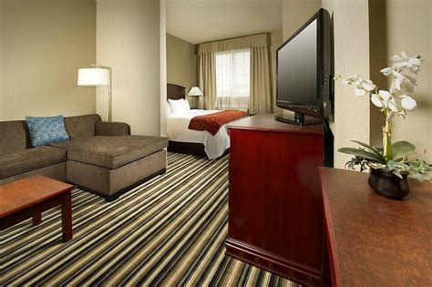 Comfort Suites Waco North Rooms: Pictures & Reviews - Tripadvisor