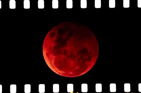 Photographer shoots total lunar eclipse timelapse entirely on film