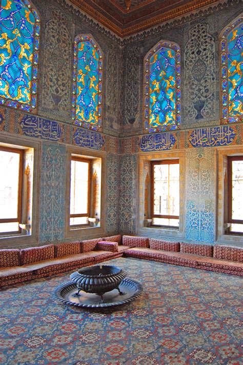 File:Inside the Harem, Topkapi Palace, Istanbul, Turkey (Nov 2009).jpg - Wikipedia, the free ...