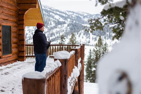 Winter Weekend Getaway In Bear Lake, Utah [Best Winter Activities]