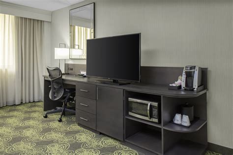 DCA Airport Hotel Photos - Hilton Garden Inn Reagan National Airport