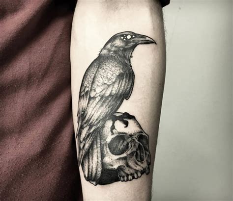 Raven and skull tattoo by Damian Orawiec | Post 27357