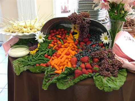 File:Cornucopia of fruit and vegetables wedding banquet.jpg - Wikimedia ...