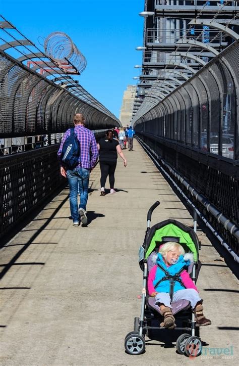 Walking across the Sydney Harbour Bridge (it's Free)