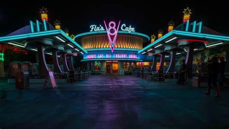 Flo's V8 Cafe by Carrie Cole / 500px