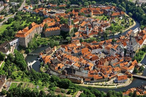 Cesky Krumlov from Prague Full Day Group Tour 2024