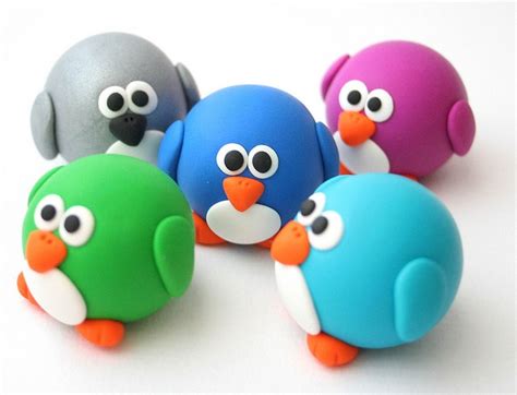 Tiny Round Penguins | Easy clay sculptures, Clay crafts, Polymer clay ...