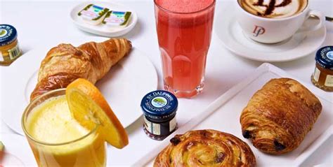 Delifrance Breakfast Set Menu + Hot Beverage | Cobone Offers