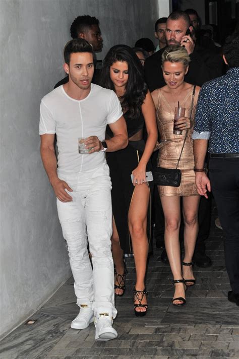 Selena Gomez and Nick Jonas at 2015 MTV VMAs | POPSUGAR Latina Photo 7