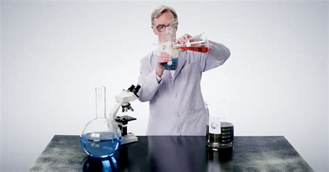 Bill Nye Saves the World Trailer: The Science Guy Will Start Refuting ...