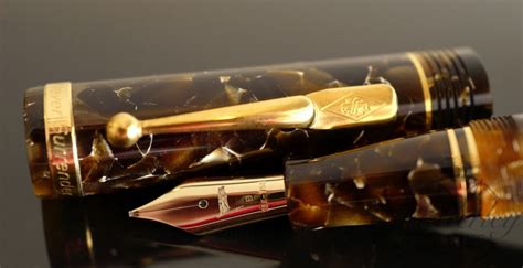 British Bespoke Pens/Conway Stewart Walnut Churchill Anniversary Edition Fountain Pen