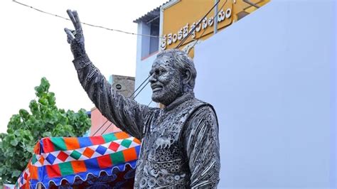 14-feet statue of PM Modi, made with scrap materials, to be erected in ...