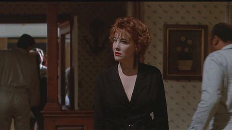 Catherine O'Hara as Delia Deetz in 'Beetlejuice' - Catherine O'Hara Image (23865300) - Fanpop