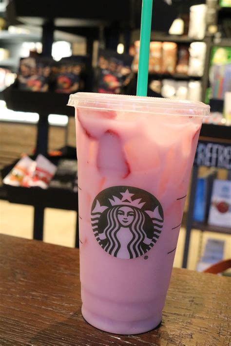 Best Starbucks Drinks, Pink Starbucks, Free Gift Cards, Free Gifts, Hot Coffee, Coffee Cups ...