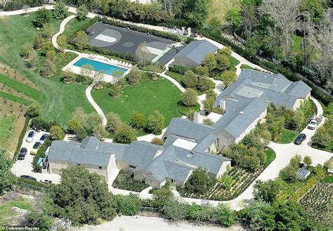 Kardashians' real estate: Aerial photos reveal Kim, Kourtney, Khloe ...