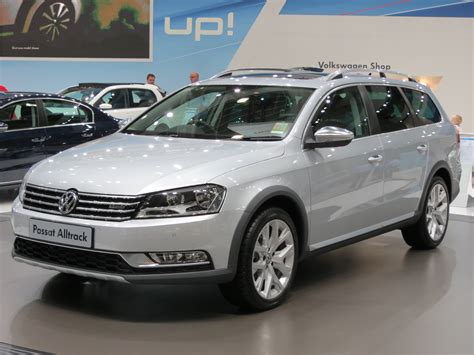 File:2012 Volkswagen Passat (3C MY13) Alltrack station wagon (2012-10-26) 01.jpg - Wikimedia Commons