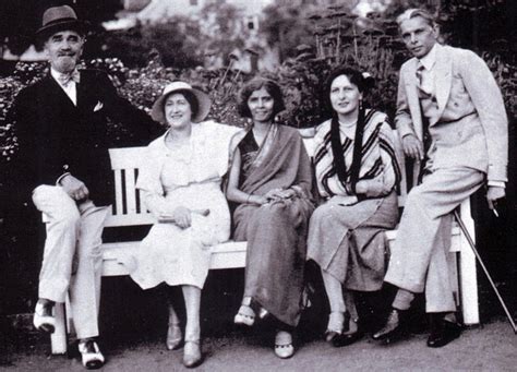 Mr. Jinnah and Miss Fatima jinnah with their friends in Bombay |Quaid-e ...