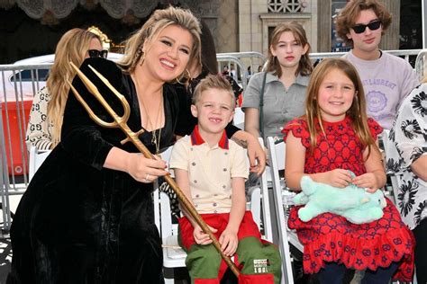 Kelly Clarkson's Kids Joined Her Onstage in Las Vegas | NBC Insider