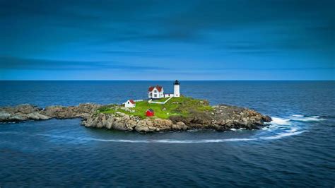 Cape Neddick Light in York, Maine - Bing Gallery