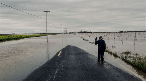 Scenes From Recent Atmospheric Rivers in California - The New York Times